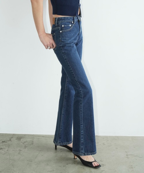 CLANE(クラネ)の「HIP HANG DENIM PANTS(デニムパンツ・レディース・ライトブラック/ブルー・1/0/2)」の14枚目の写真