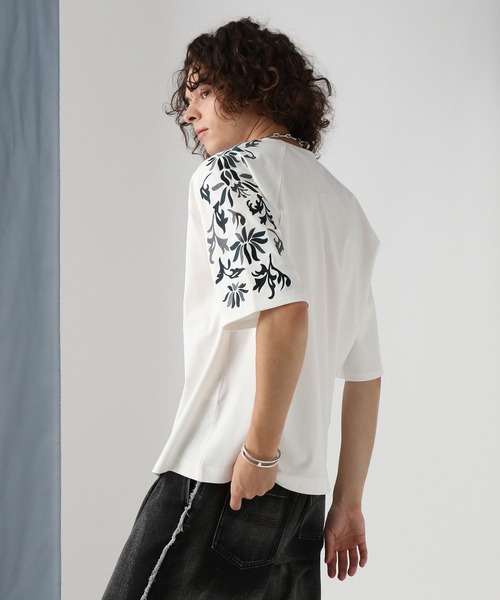 HARE（ハレ）の「SLEEVEシシュウカットソー(HARE)（Tシャツ/カットソー・メンズ・ブラック/ホワイト/ブルー・SMALL/MEDIUM）」の6枚目の写真
