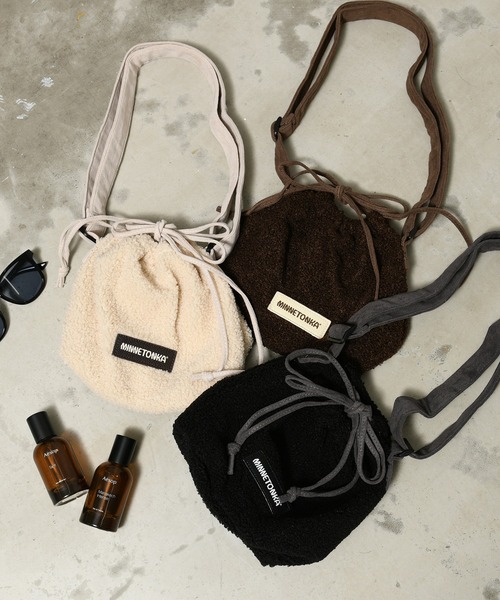 JUGLANS(ユグランス)の「【MINNETONKA】BOA PURSE BAG/ボア巾着バック(ショルダーバッグ・メンズ・ブラウン/アイボリー/グレー・FREE)」の8枚目の写真