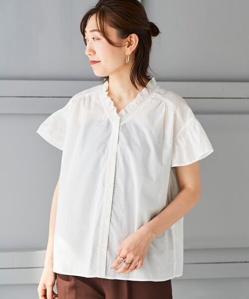 le.coeur blanc(ルクールブラン)の「Vネックシャーリングフリルスリーブブラウス(シャツ/ブラウス・レディース・ブラック/オフホワイト/オレンジ・38)」の1枚目の写真