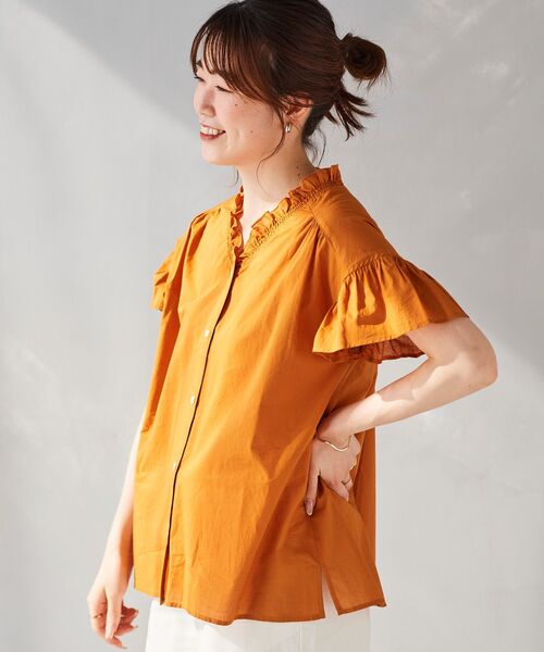 le.coeur blanc(ルクールブラン)の「Vネックシャーリングフリルスリーブブラウス(シャツ/ブラウス・レディース・ブラック/オフホワイト/オレンジ・38)」の6枚目の写真