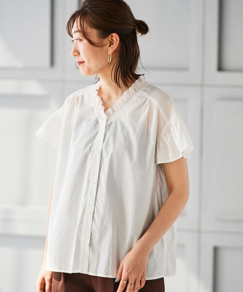 le.coeur blanc(ルクールブラン)の「Vネックシャーリングフリルスリーブブラウス(シャツ/ブラウス・レディース・ブラック/オフホワイト/オレンジ・38)」の13枚目の写真