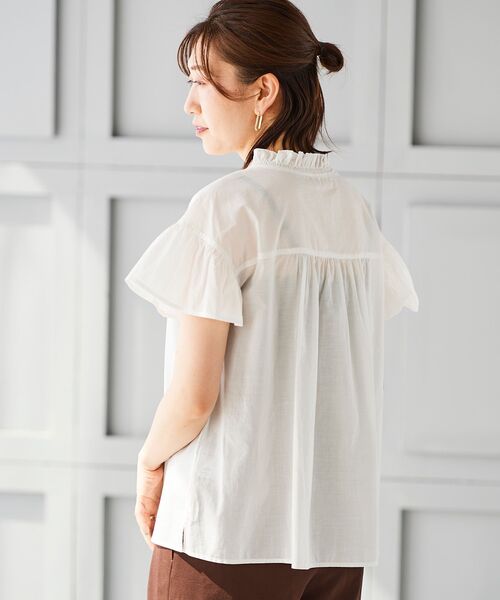 le.coeur blanc(ルクールブラン)の「Vネックシャーリングフリルスリーブブラウス(シャツ/ブラウス・レディース・ブラック/オフホワイト/オレンジ・38)」の15枚目の写真