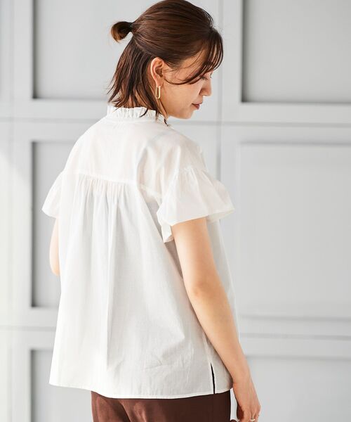 le.coeur blanc(ルクールブラン)の「Vネックシャーリングフリルスリーブブラウス(シャツ/ブラウス・レディース・ブラック/オフホワイト/オレンジ・38)」の17枚目の写真