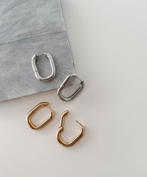 CANAL JEAN(キャナルジーン)の「Pt レクタングルピアス large(ピアス(両耳用)・レディース・シルバー/ゴールド・ONE SIZE)」の2枚目の写真