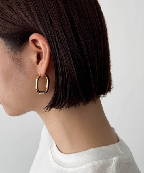 CANAL JEAN(キャナルジーン)の「Pt レクタングルピアス large(ピアス(両耳用)・レディース・シルバー/ゴールド・ONE SIZE)」の5枚目の写真