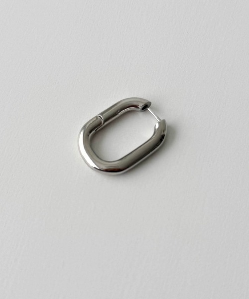 CANAL JEAN(キャナルジーン)の「Pt レクタングルピアス large(ピアス(両耳用)・レディース・シルバー/ゴールド・ONE SIZE)」の7枚目の写真