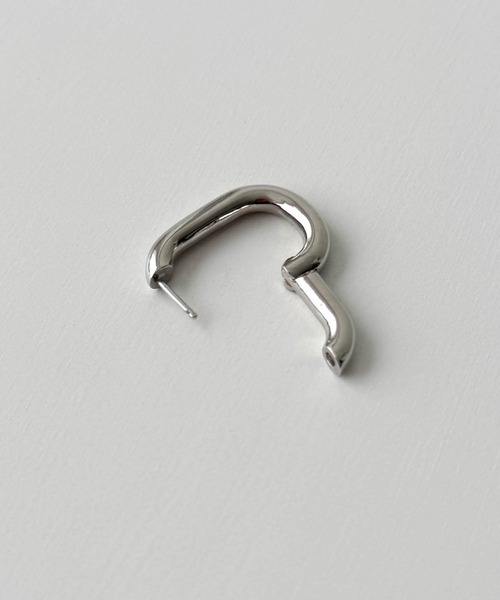 CANAL JEAN(キャナルジーン)の「Pt レクタングルピアス large(ピアス(両耳用)・レディース・シルバー/ゴールド・ONE SIZE)」の8枚目の写真