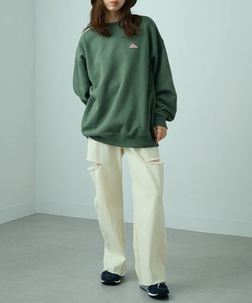 KELTY（ケルティ）の「【KELTY】限定別注 ワンポイントビンテージロゴ ビッグシルエットクルーネックスウェット（スウェット・レディース・ネイビー/ブラック/オリーブ/グレー/オフホワイト/チャコールグレー・XS/S/M/L）」の18枚目の写真