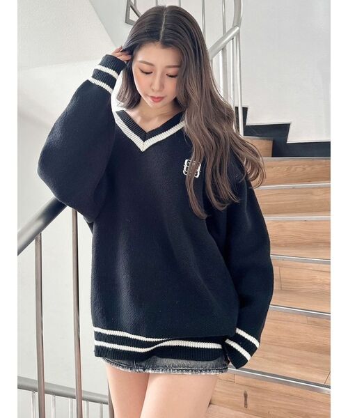 GYDA（ジェイダ）の「BETTY×GYDA VネックLOOSEニットトップス（ニット/セーター・レディース・ブラック/ピンク/オフホワイト・FREE）」の5枚目の写真