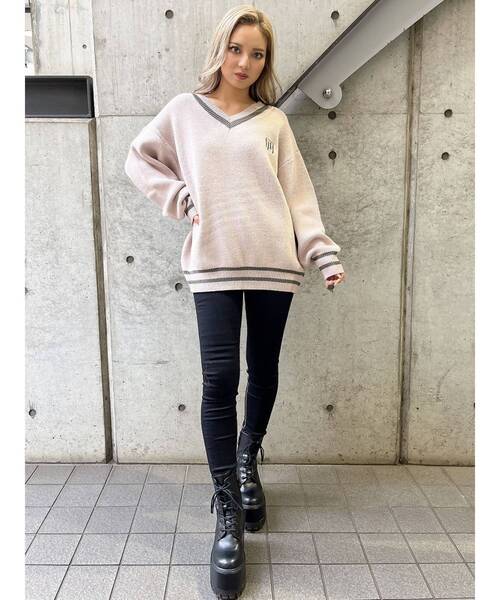 GYDA（ジェイダ）の「BETTY×GYDA VネックLOOSEニットトップス（ニット/セーター・レディース・ブラック/ピンク/オフホワイト・FREE）」の21枚目の写真