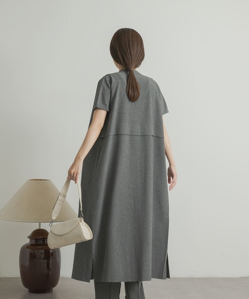 URBAN RESEARCH DOORS(アーバンリサーチドアーズ)の「『UR TECH DRYLUXE』レイヤードライクシャツワンピース(ワンピース・レディース・チャコールグレー/カーキ・MEDIUM)」の13枚目の写真