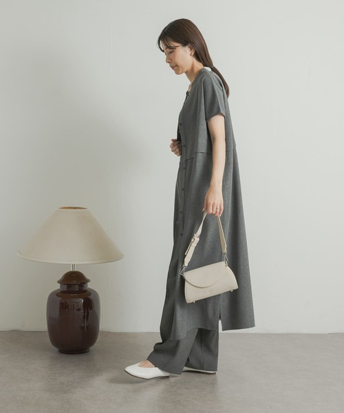 URBAN RESEARCH DOORS(アーバンリサーチドアーズ)の「『UR TECH DRYLUXE』レイヤードライクシャツワンピース(ワンピース・レディース・チャコールグレー/カーキ・MEDIUM)」の15枚目の写真