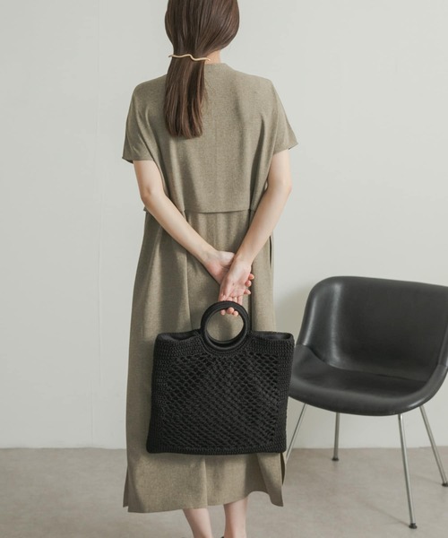 URBAN RESEARCH DOORS(アーバンリサーチドアーズ)の「『UR TECH DRYLUXE』レイヤードライクシャツワンピース(ワンピース・レディース・チャコールグレー/カーキ・MEDIUM)」の18枚目の写真