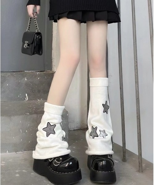 lilful(リルフル)の「【カラバリ豊富な19色展開!推し活にもおすすめ♪】【新色追加】アソート シンプルレッグウォーマー 細見え 寒さ対策(レッグウォーマー・レディース・ブラック/グレー系その他/ホワイト×ブラック/グレー/パープル/ホワイト/レッド/ブラック系その他/ホワイト系その他/グレー系その他2/ブラウン系その他/ピンク系その他/ホワイト系その他2/ブラック系その他3/グレー系その他4/グレー系その他3/パープル系その他/ホワイト系その他3/レッド系その他・F)」の4枚目の写真