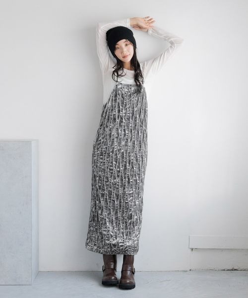 LOWRYS FARM（ローリーズファーム）の「ウネウネベロアワンピース　143088（ワンピース・レディース・ブラウン/グレー/ブラック/ブラック系その他/ベージュ・FREE）」の14枚目の写真