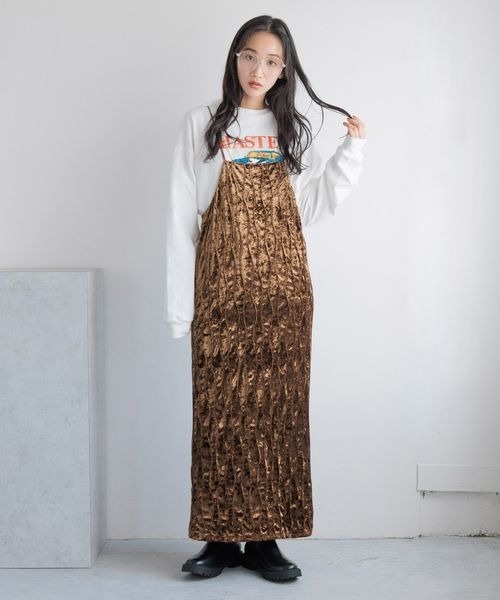 LOWRYS FARM（ローリーズファーム）の「ウネウネベロアワンピース　143088（ワンピース・レディース・ブラウン/グレー/ブラック/ブラック系その他/ベージュ・FREE）」の15枚目の写真