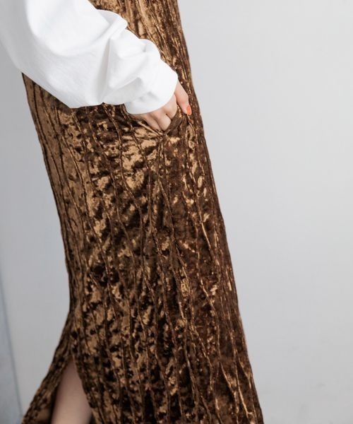 LOWRYS FARM（ローリーズファーム）の「ウネウネベロアワンピース　143088（ワンピース・レディース・ブラウン/グレー/ブラック/ブラック系その他/ベージュ・FREE）」の18枚目の写真