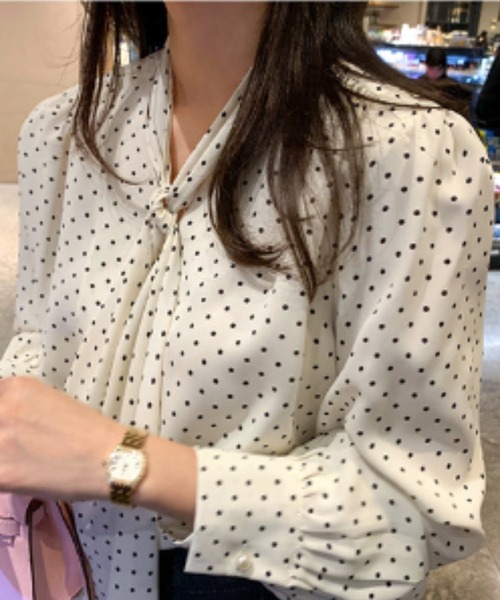 PIN(ピン)の「Pearl Button Tie Dot Blouse(シャツ/ブラウス・レディース・ブラック/ホワイト・FREE)」の3枚目の写真