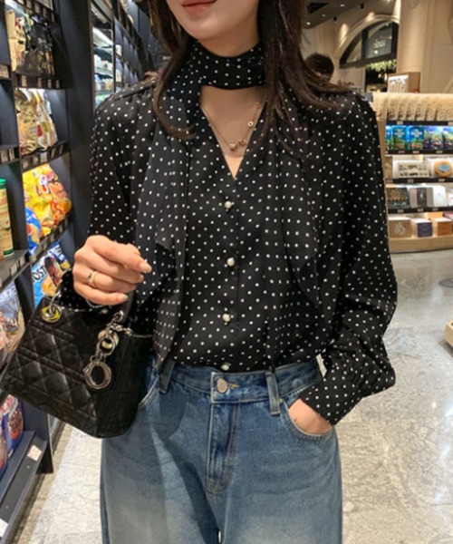 PIN(ピン)の「Pearl Button Tie Dot Blouse(シャツ/ブラウス・レディース・ブラック/ホワイト・FREE)」の7枚目の写真