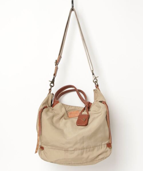 Ray BEAMS(レイビームス)の「2WAYバッグ(ショルダーバッグ・レディース・ベージュ・ONE SIZE)」の1枚目の写真