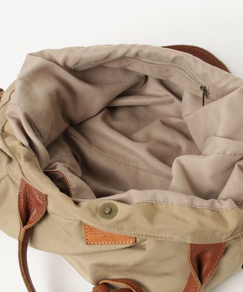 Ray BEAMS(レイビームス)の「2WAYバッグ(ショルダーバッグ・レディース・ベージュ・ONE SIZE)」の4枚目の写真