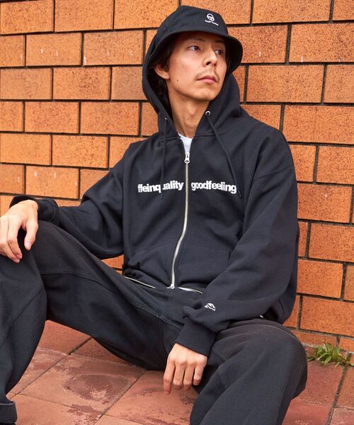 FFEIN(フェイン)の「【FFEIN(フェイン)】センターロゴ刺繍ジップパーカー / 短丈 ジップパーカー フルジップ 裏起毛 オーバーサイズ フーディ(パーカー・メンズ・ネイビー/ブラック/ワイン/アッシュグレー・SMALL/MEDIUM/LARGE)」の9枚目の写真