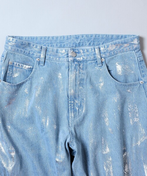 FREAK'S STORE(フリークスストア)の「FREAK’S STORE/フリークスストア 箔プリント ツイステッド カーブデニムパンツ(デニムパンツ・メンズ・ブラック/ブルー・LARGE/MEDIUM)」の15枚目の写真