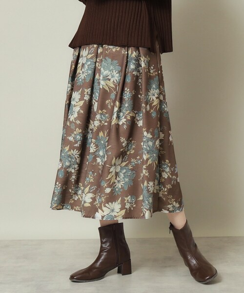 ITS'DEMO（イッツデモ）の「◆【手洗い可／後ろウエストゴム】シャンタン花柄スカート（スカート・レディース・ブラウン系1/ネイビー系/ブルー系・00）」の2枚目の写真
