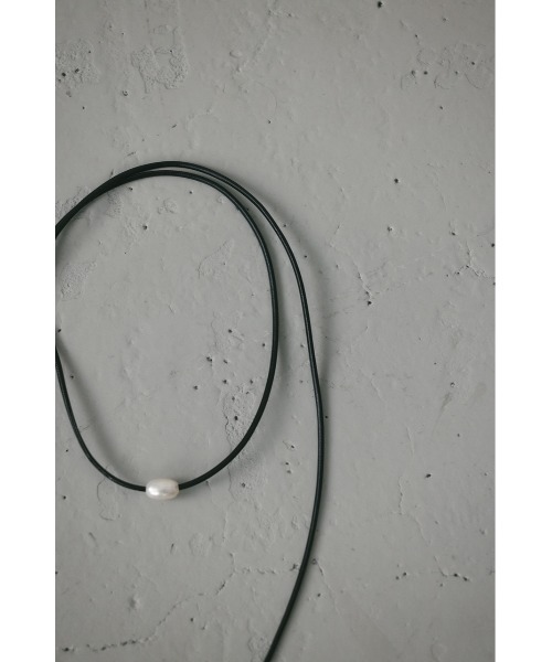 STYLEMIXER（スタイルミキサー）の「holiday パールフェイクレザーチョーカー（ネックレス・レディース・ブラック・FREE）」の3枚目の写真