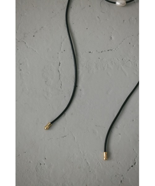 STYLEMIXER（スタイルミキサー）の「holiday パールフェイクレザーチョーカー（ネックレス・レディース・ブラック・FREE）」の6枚目の写真