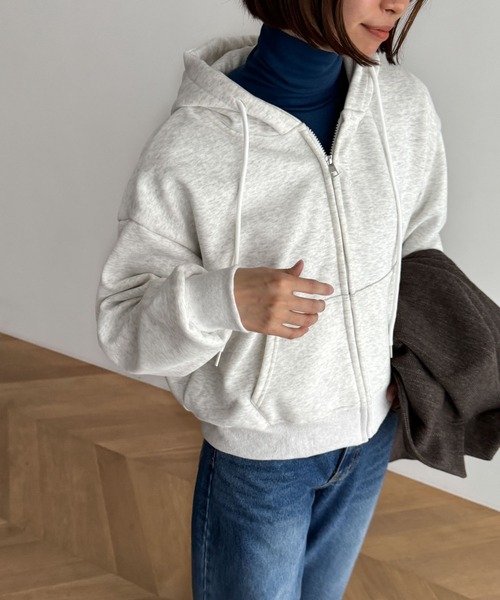 CANAL JEAN(キャナルジーン)の「El mar コンパクトジップパーカー 裏起毛(パーカー・レディース・ライトグレー・ONE SIZE)」の2枚目の写真