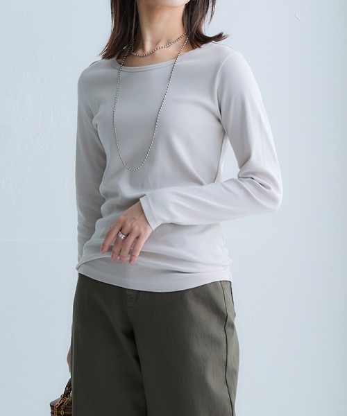 nissen(ニッセン)の「UVカット綿100%フライス素材クルーネック長袖Tシャツ(Tシャツ/カットソー・レディース・グリーン/グリーン系その他/ブルー/ブラック/オフホワイト/チャコール・S/M/LL/L/3L)」の8枚目の写真