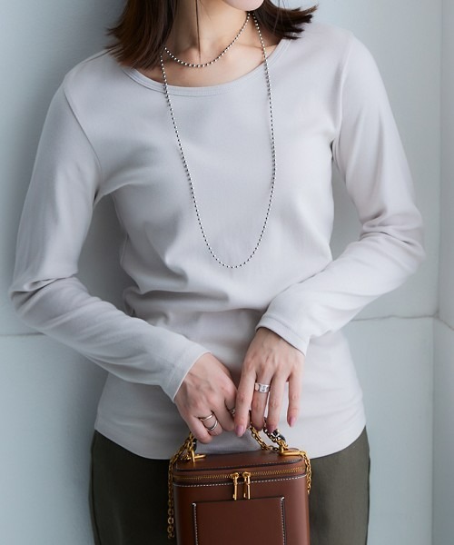 nissen(ニッセン)の「UVカット綿100%フライス素材クルーネック長袖Tシャツ(Tシャツ/カットソー・レディース・グリーン/グリーン系その他/ブルー/ブラック/オフホワイト/チャコール・S/M/LL/L/3L)」の9枚目の写真