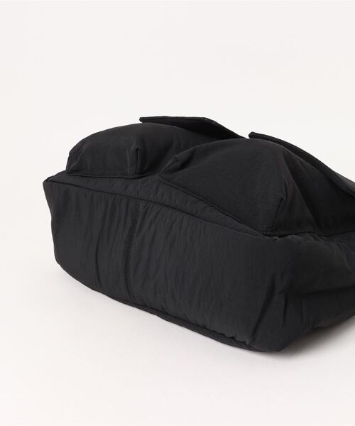 3.3 Field Trip （3.3フィールドトリップ）の「【UNISEX】3.3 Field Trip／ポケット付き ナイロンバッグ（ショルダーバッグ・レディース・ブラック/アイボリー・0）」の19枚目の写真