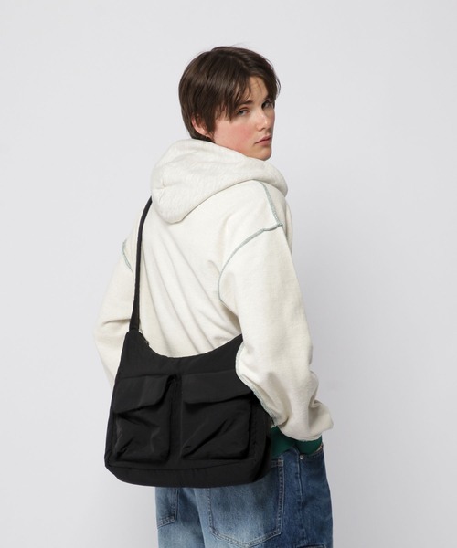 3.3 Field Trip （3.3フィールドトリップ）の「【UNISEX】3.3 Field Trip／ポケット付き ナイロンバッグ（ショルダーバッグ・レディース・ブラック/アイボリー・0）」の16枚目の写真