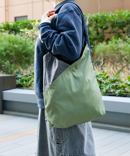 niko and...（ニコアンド）の「オリジナルニコロゴ切り替えトートバッグ（トートバッグ・レディース・カーキ/アイボリー・0）」の21枚目の写真