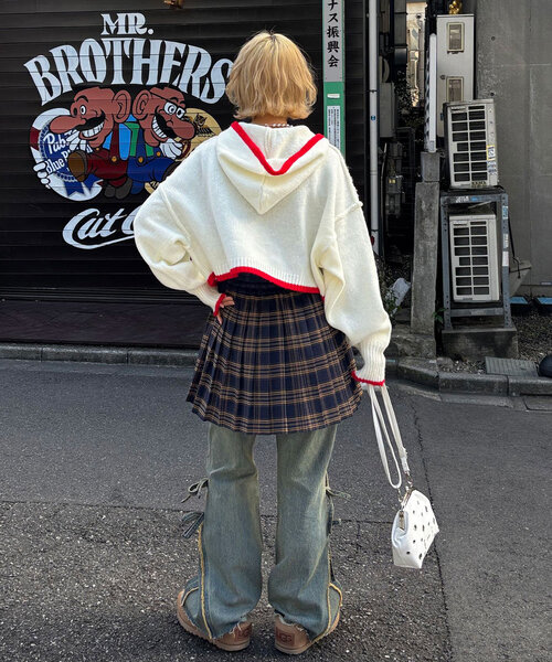 CIAOPANIC(チャオパニック)の「配色リボンニットフーディー(ニット/セーター・レディース・ベージュ/レッド/ブラウン/ブルー/オフホワイト/グレー・ONE SIZE)」の15枚目の写真