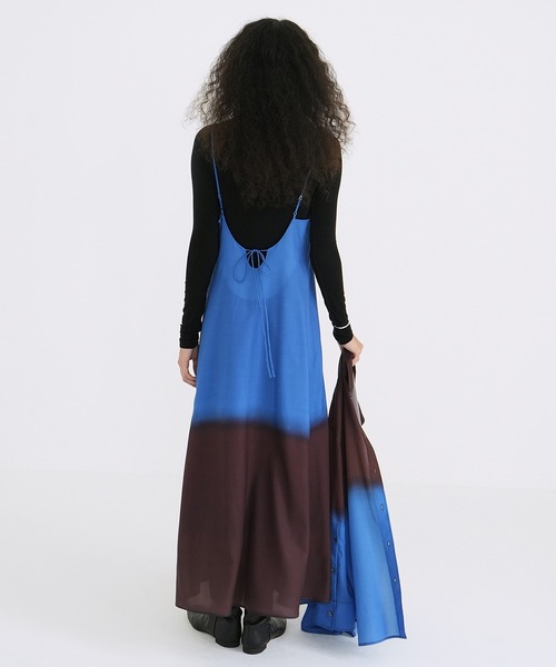 CLANE(クラネ)の「GRADATION CAMISOLE ONEPIECE(ワンピース・レディース・ピンク/ブルー・1/2)」の5枚目の写真