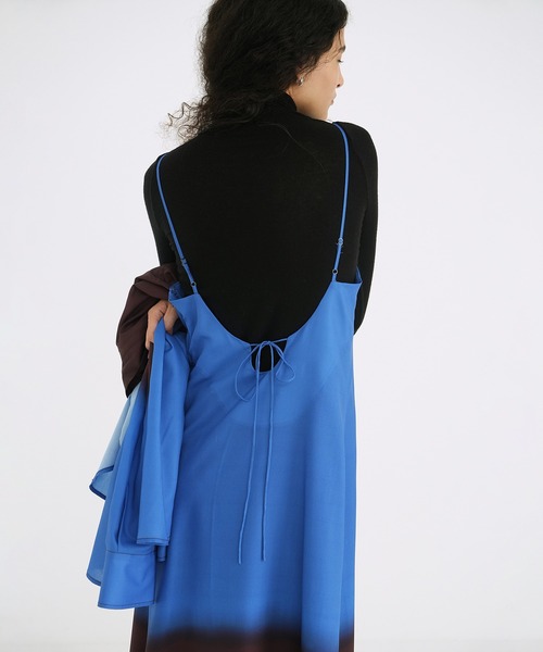 CLANE(クラネ)の「GRADATION CAMISOLE ONEPIECE(ワンピース・レディース・ピンク/ブルー・1/2)」の8枚目の写真