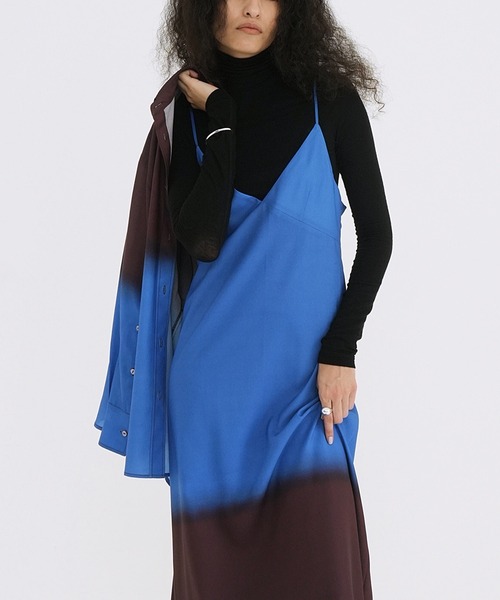 CLANE(クラネ)の「GRADATION CAMISOLE ONEPIECE(ワンピース・レディース・ピンク/ブルー・1/2)」の6枚目の写真