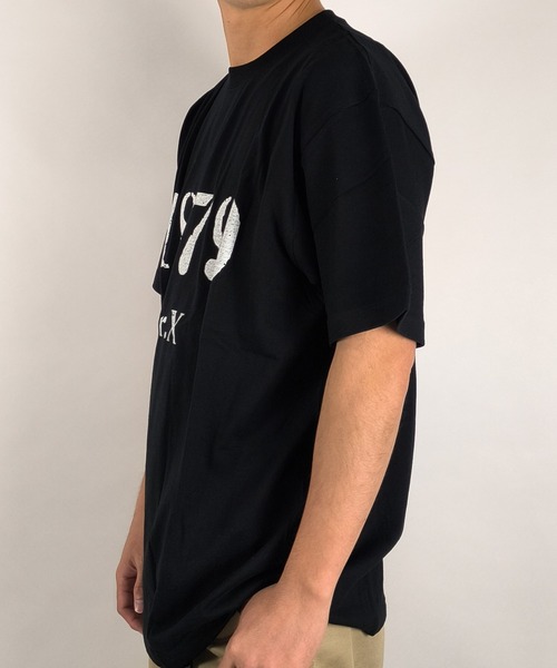 MIG&DEXI(ミグアンドデキシー)の「1879 TEE SHIRTS / Mr.X(その他トップス・メンズ・ホワイト/ブラック・XXL/XL)」の4枚目の写真