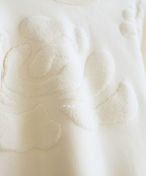 SMILE LAND（スマイルランド）の「バラモチーフ袖ボリュームニット＜大きいサイズ有＞【OtonaSMILE】（ニット/セーター・レディース・アイボリー/ネイビー・3L/4L/5L/M/L/LL）」の21枚目の写真