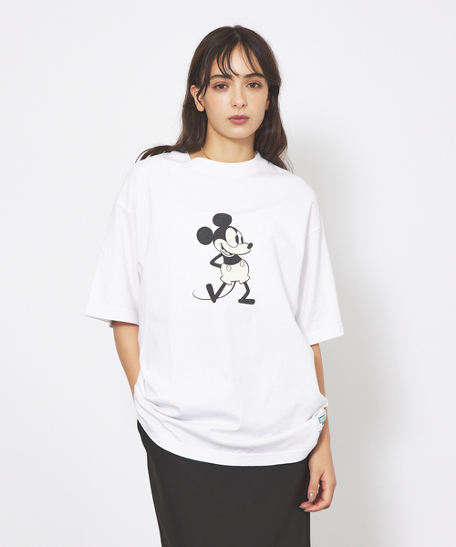 DISCUS ATHLETIC(ディスカス アスレチック)の「【DISCUS ATHLETIC/ディスカスアスレチック×Disney/ディズニー】半袖Tシャツ Mikey/ミッキー/ プリントTシャツシリーズ(Tシャツ/カットソー・メンズ・スミクロ/ホワイト系その他/ホワイト系その他3/ホワイト/ホワイト系その他2/ブラック系その他3/ブラック系その他/ブラック系その他2・M/L)」の2枚目の写真