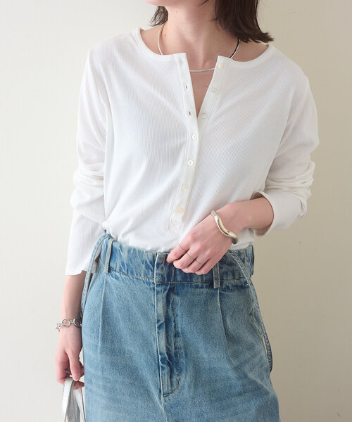 Omekashi（オメカシ）の「ヘンリーネックリブロンT（Tシャツ/カットソー・レディース・パープル/ブラック/オフホワイト/ライム・FREE）」の15枚目の写真