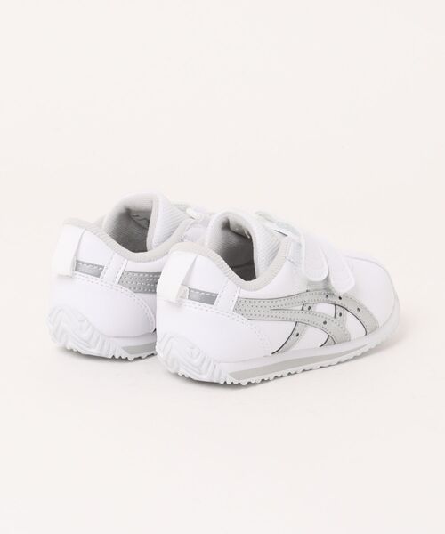 SUKUSUKU（スクスク）の「ASICS KIDS（アシックス キッズ）コトラ MINI SL 3（スニーカー・キッズ・ホワイト×シルバー・16.5cm/17.0cm/17.5cm/18.0cm/18.5cm/19.0cm/19.5cm/20.0cm/20.5cm/21.0cm/21.5cm/22.0cm/16.0cm）」の2枚目の写真