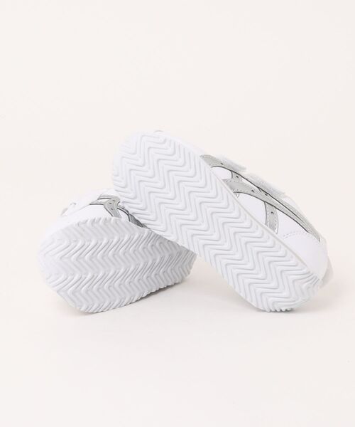 SUKUSUKU（スクスク）の「ASICS KIDS（アシックス キッズ）コトラ MINI SL 3（スニーカー・キッズ・ホワイト×シルバー・16.5cm/17.0cm/17.5cm/18.0cm/18.5cm/19.0cm/19.5cm/20.0cm/20.5cm/21.0cm/21.5cm/22.0cm/16.0cm）」の3枚目の写真