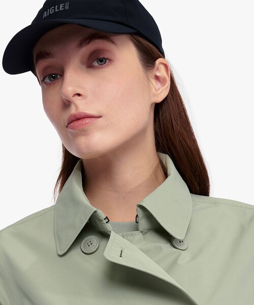 AIGLE(エーグル)の「GORE-TEX ゴアテックス 防風 撥水 透湿 フーデッドショートトレンチコート(トレンチコート・レディース・ライトグリーン/ライトパープル・34/38/36/40)」の17枚目の写真