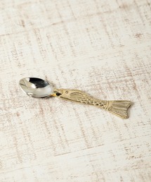 MILLION CARATS（ミリオンカラッツ）の「食卓にさりげない高級感を添える、真鍮製のアニマルモチーフカトラリー。洗練されたデザインとゴールドの輝きが、毎日の食事を特別なひとときに（カトラリー）」