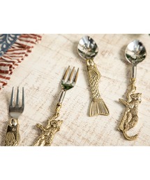 MILLION CARATS（ミリオンカラッツ）の「食卓にさりげない高級感を添える、真鍮製のアニマルモチーフカトラリー。洗練されたデザインとゴールドの輝きが、毎日の食事を特別なひとときに（カトラリー）」